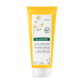 Soft and detangled, hair naturally restores its radiance.