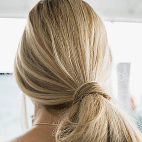 Welche Auswirkungen hat das Blondieren auf das Haar?