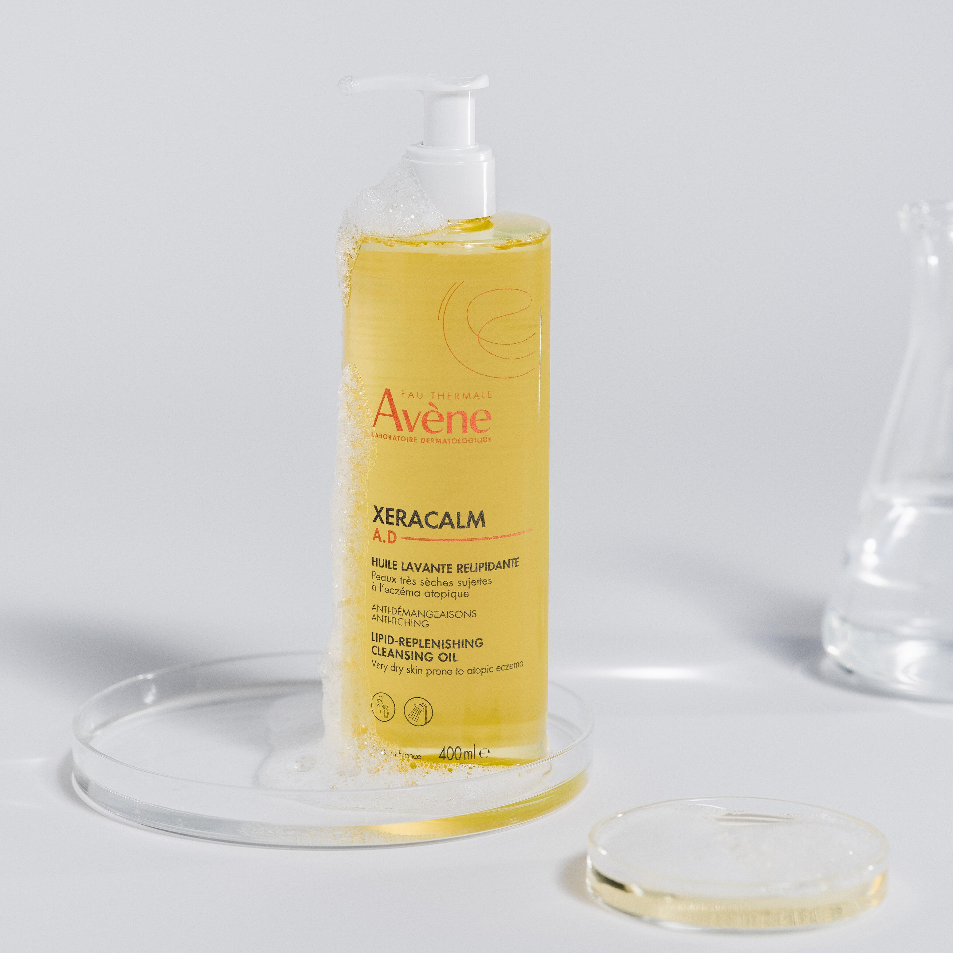 av_xeracalm_lipid-replenishing-cleansing-oil_texture