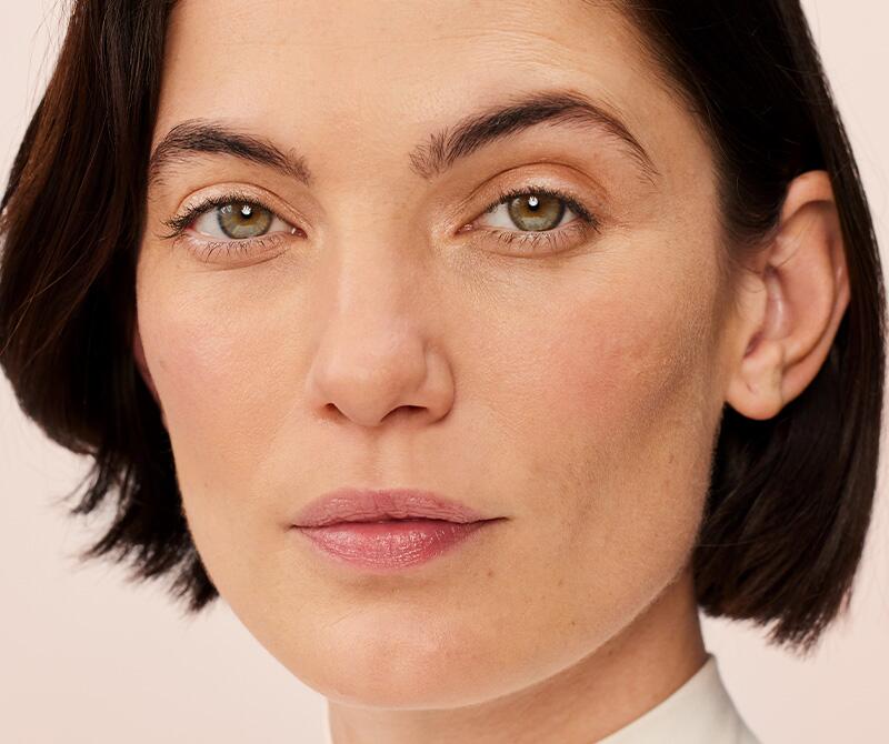 AV_HYALURON_Model_GR_Website_3282770153170