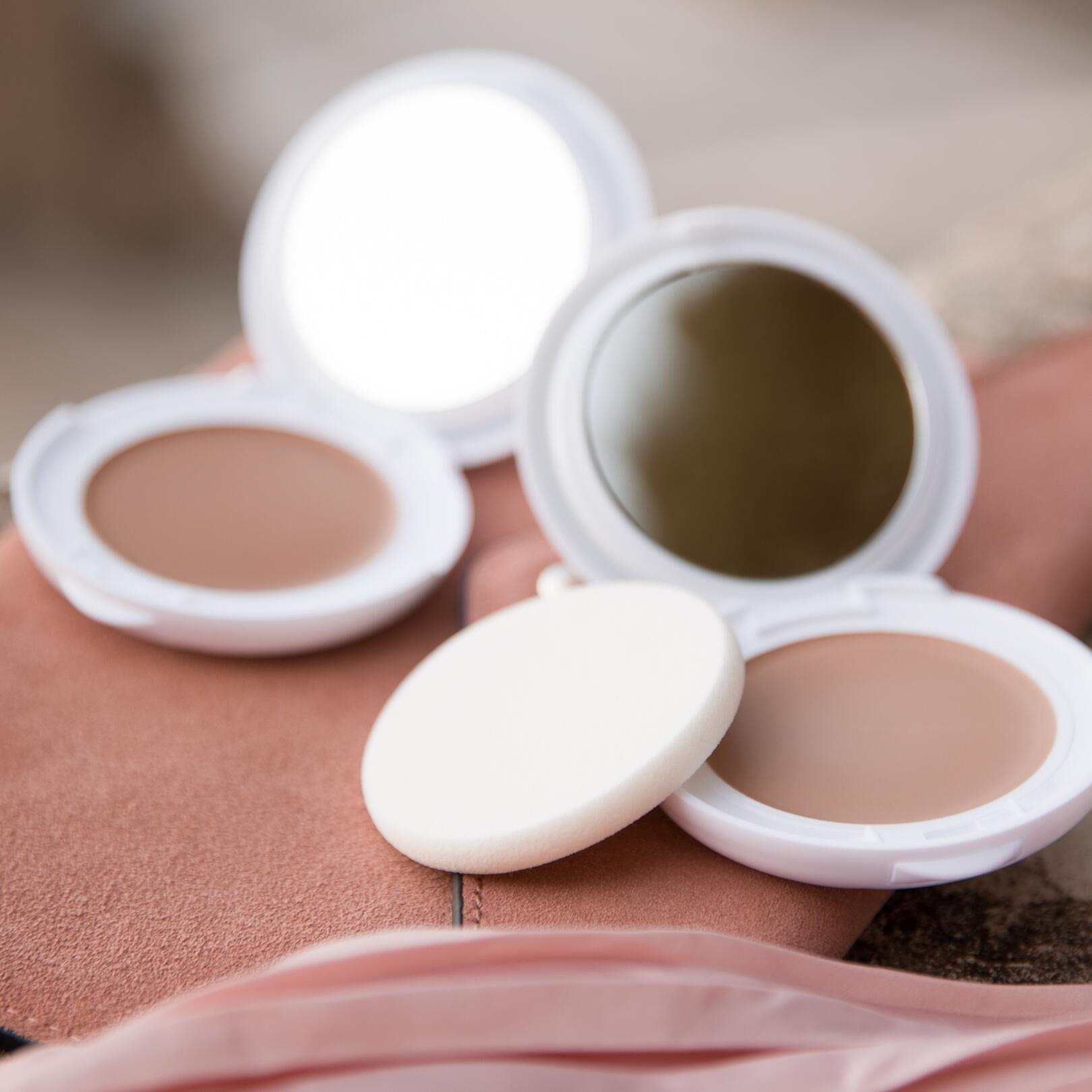 High Protection Tinted Compact Sand SPF 50