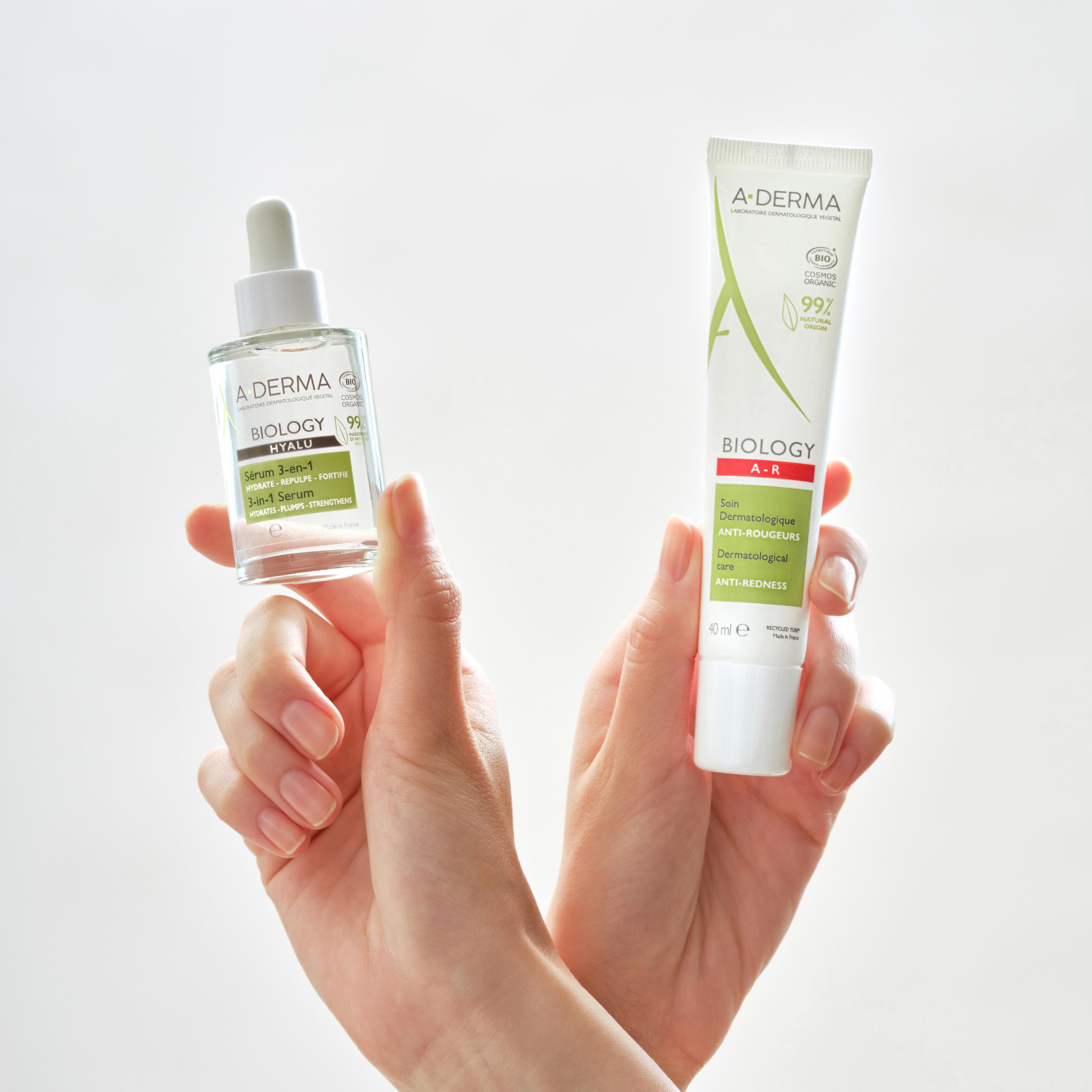 AD_BIOLOGY_SERUM-AND-AR-CARE-IN-THE-HANDS_SQUARE_LIFESTYLE_2022