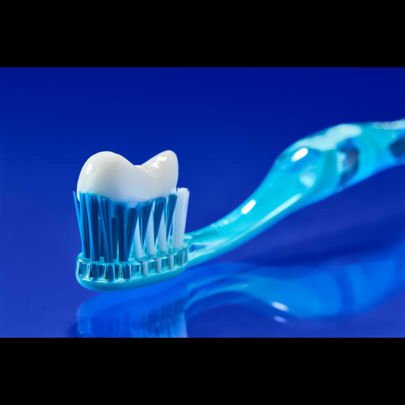 ELGYDIUM Antiplaque - brosse à dents
