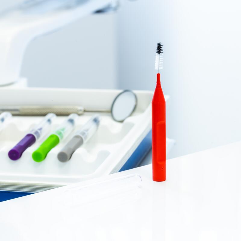 ELGYDIUM Clinic Monocompact rood (ISO 4) - interdentale borstel