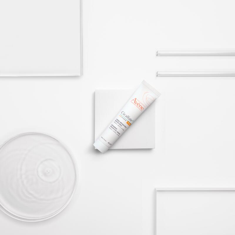 Crème réparatrice protectrice SPF 50+