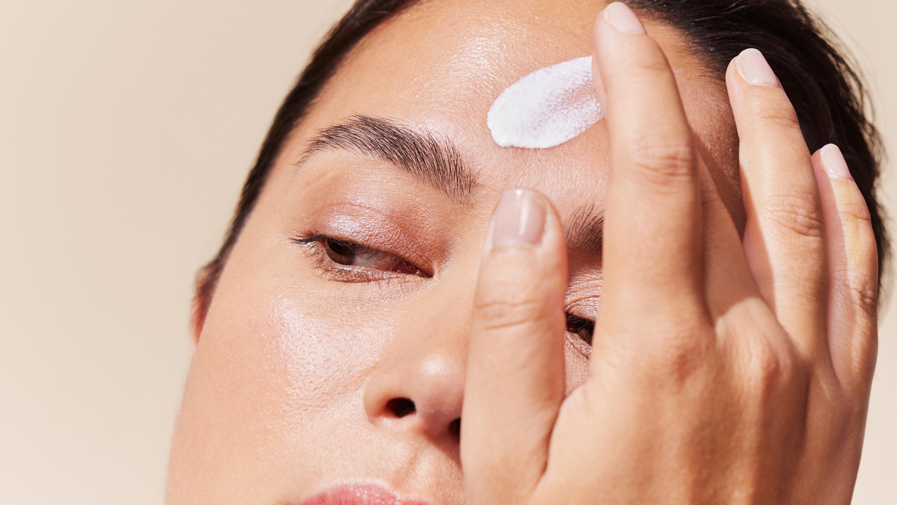 av_suncare_spe_beauty_aqua_fluid_australia_187-16x9
