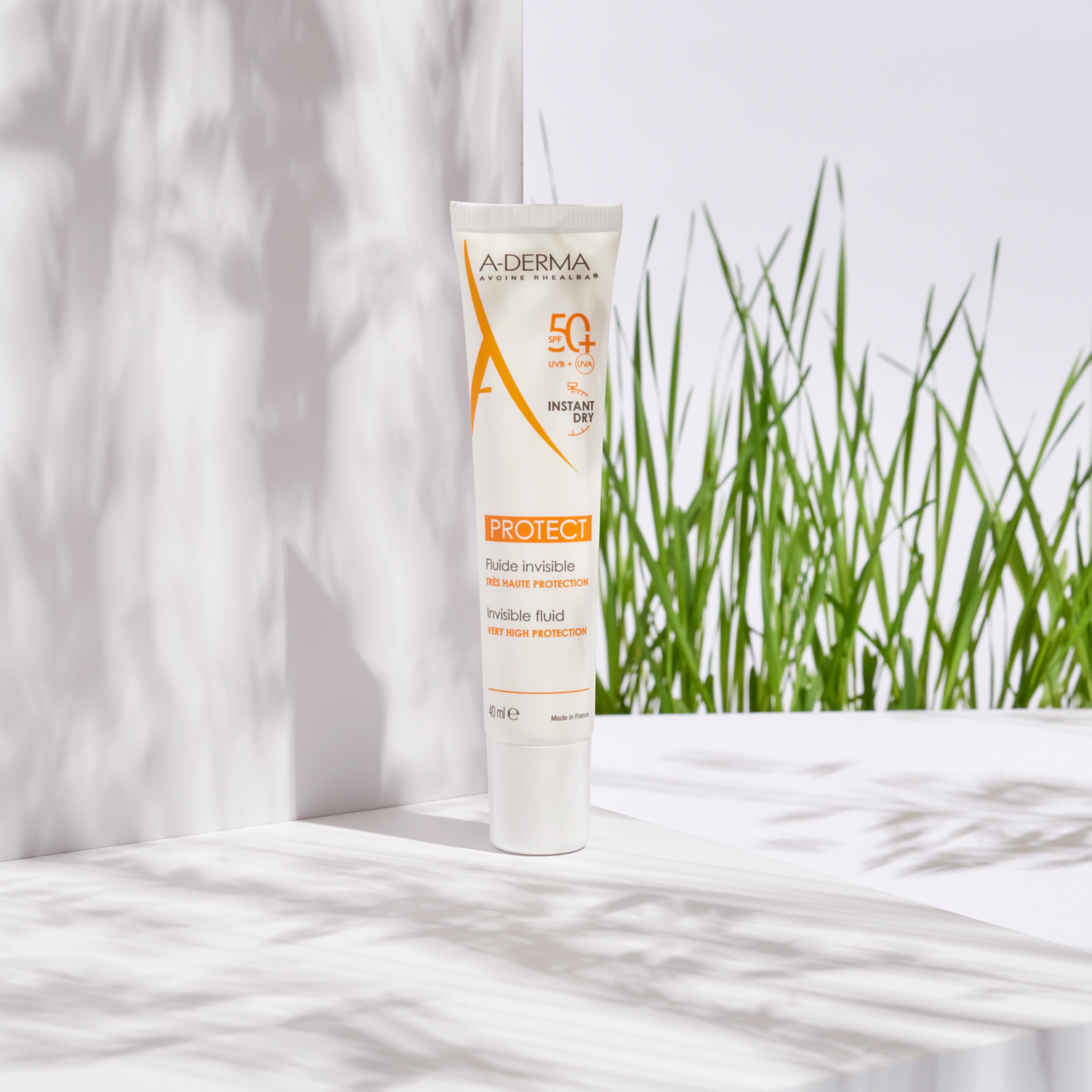 Fluido solar facial invisible SPF 50+