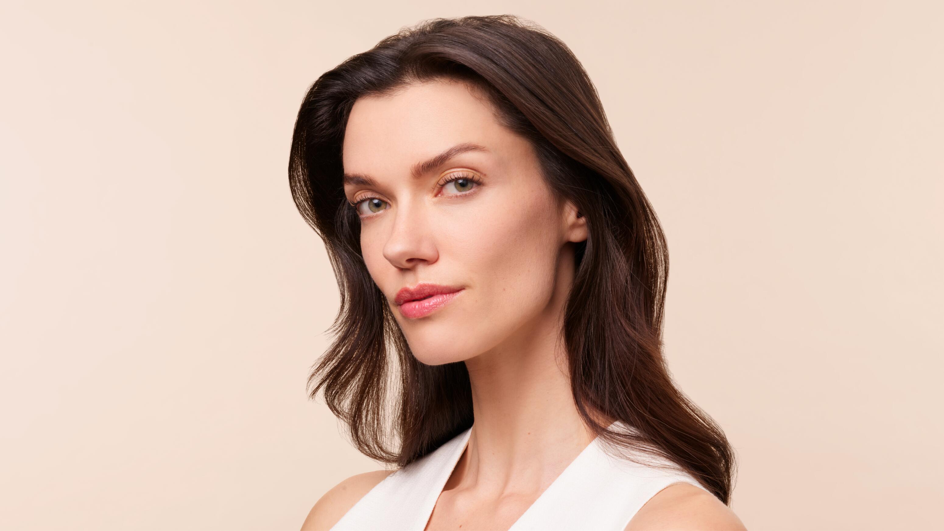 av_hyaluron_activ_procedure_annacristina_attitude_01_16-9_3282770400908
