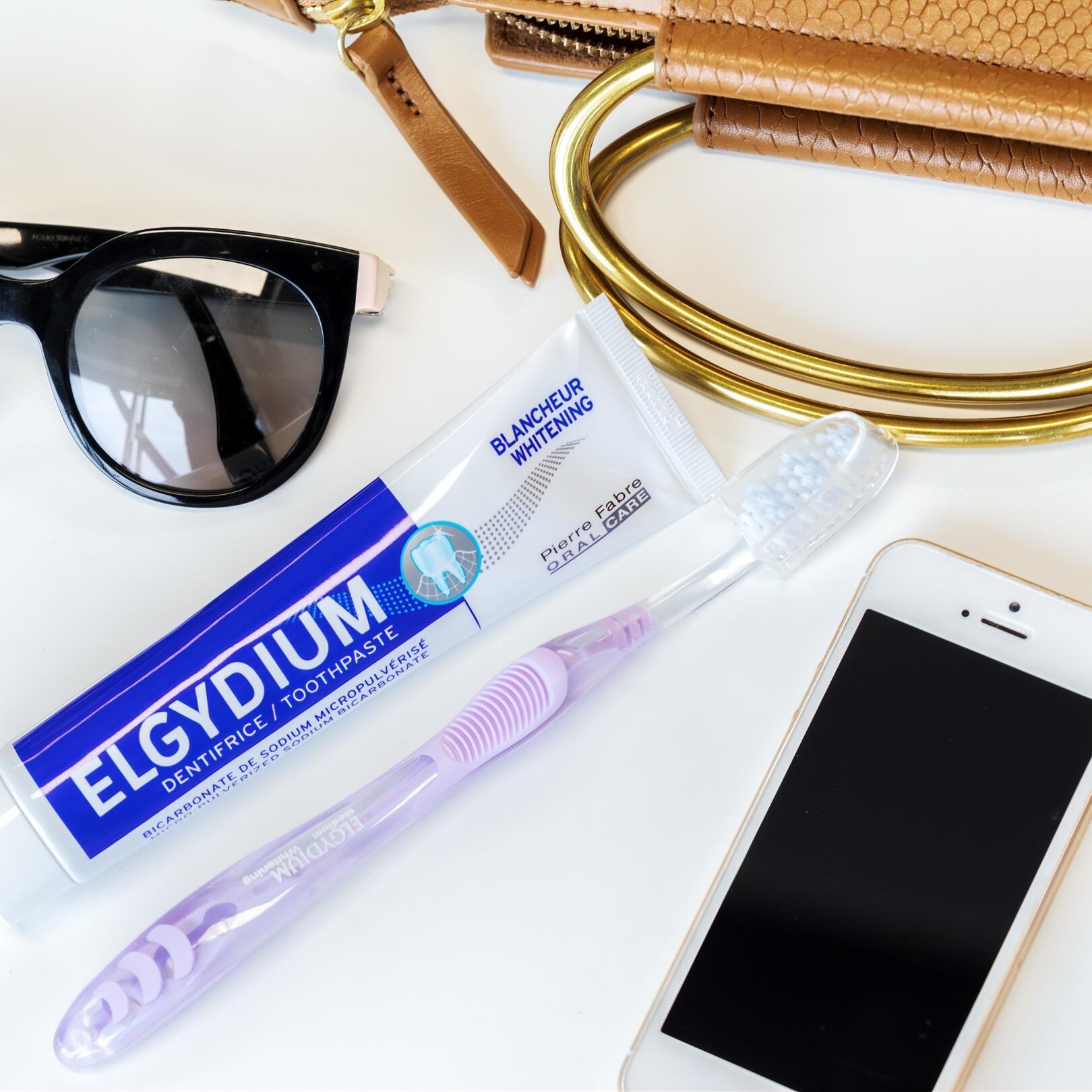 ELGYDIUM Whitening wybielająca szczoteczka do zębów