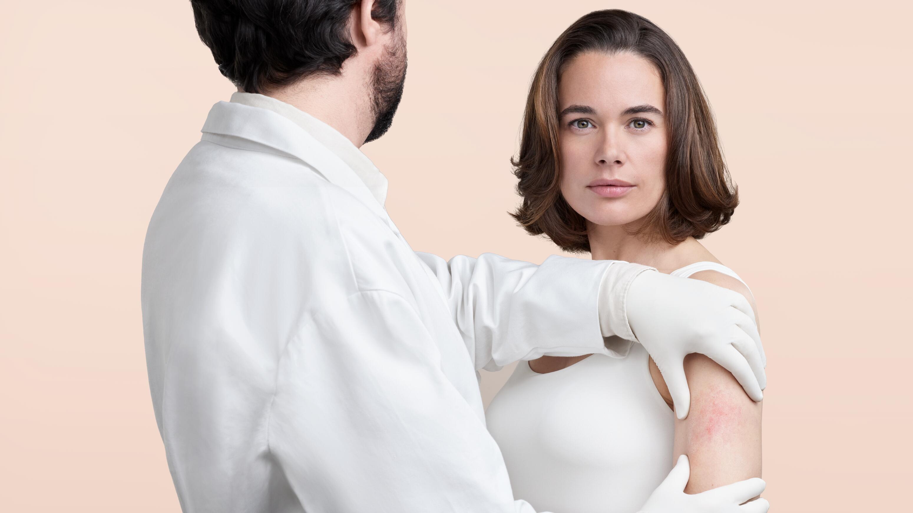 av_xeracalm-ad_replenishing-balm_3282770399523_dermatological-examination-Ana_16-9