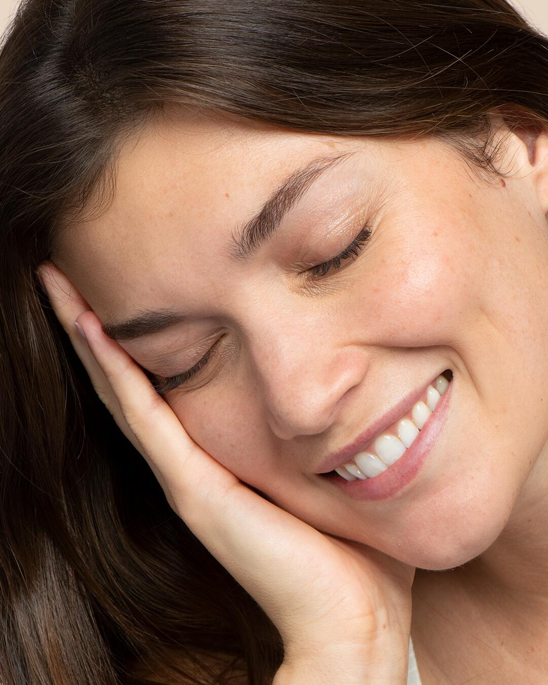 av_cleanance_exfoliating_serum_renée_attitude_4_3282770390469_hd_4x5