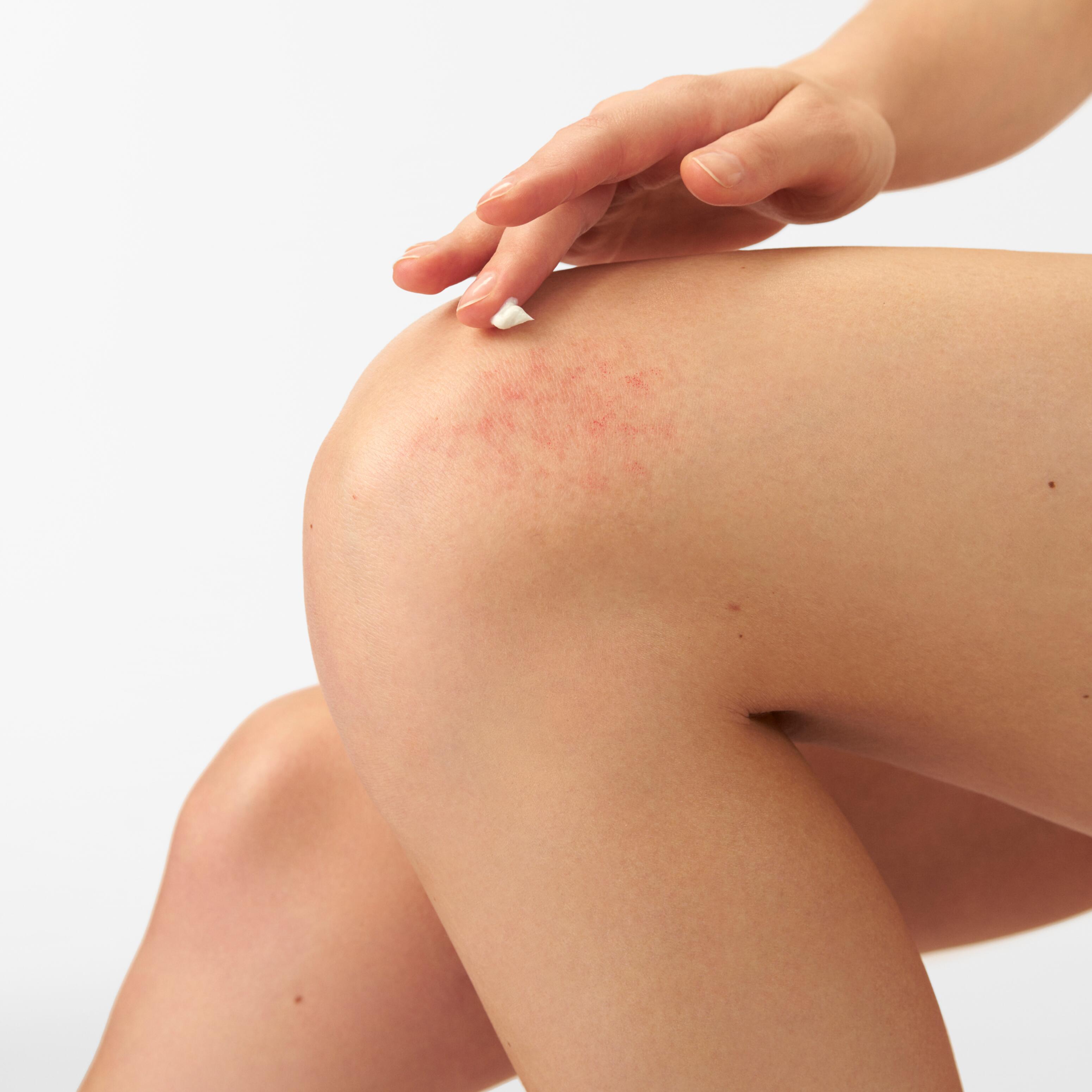 AD_DERMALIBOUR-_REPAIRING-CICA-CREAM_APPLICATION_1x1