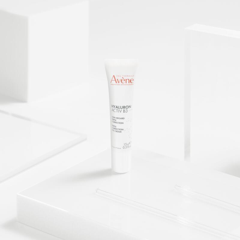 ГРИЖА ЗА ОКОЛООЧЕН КОНТУР С ТРОЙНО ДЕЙСТВИЕ