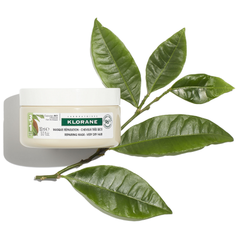 Ein Konzentrat aus BIO-Cupuaçu-Butter in einer nachhaltig regenerierenden Maske, die ideal für lockiges Haar ist