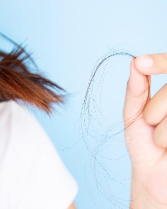 Avaliação de queda de cabelo em mulheres