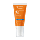 Formulated with a reduced number of chemical filters to respect sensitive skin.