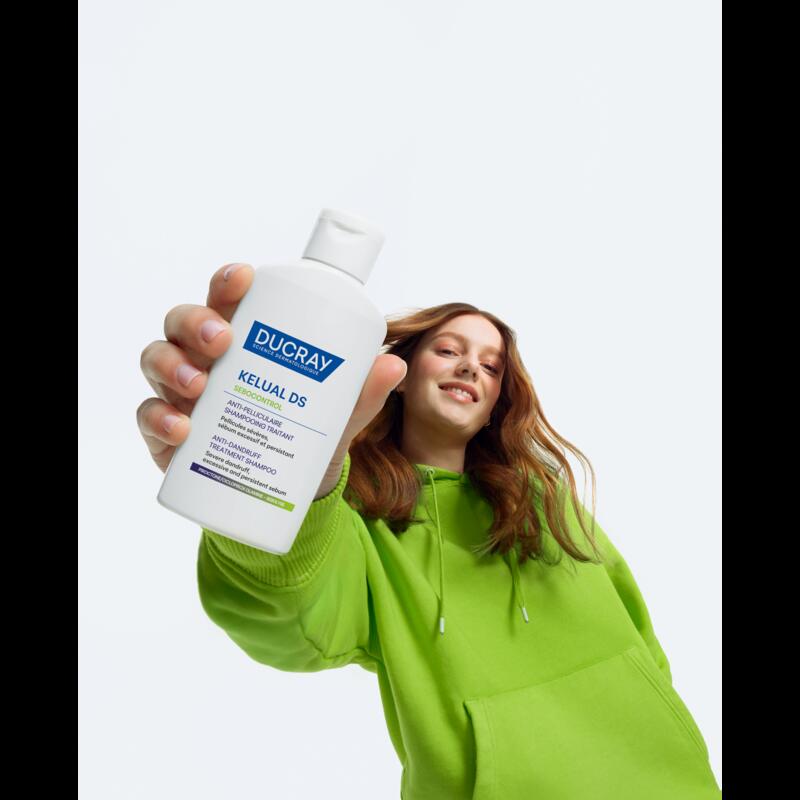 Shampooing traitant anti-pelliculaire
