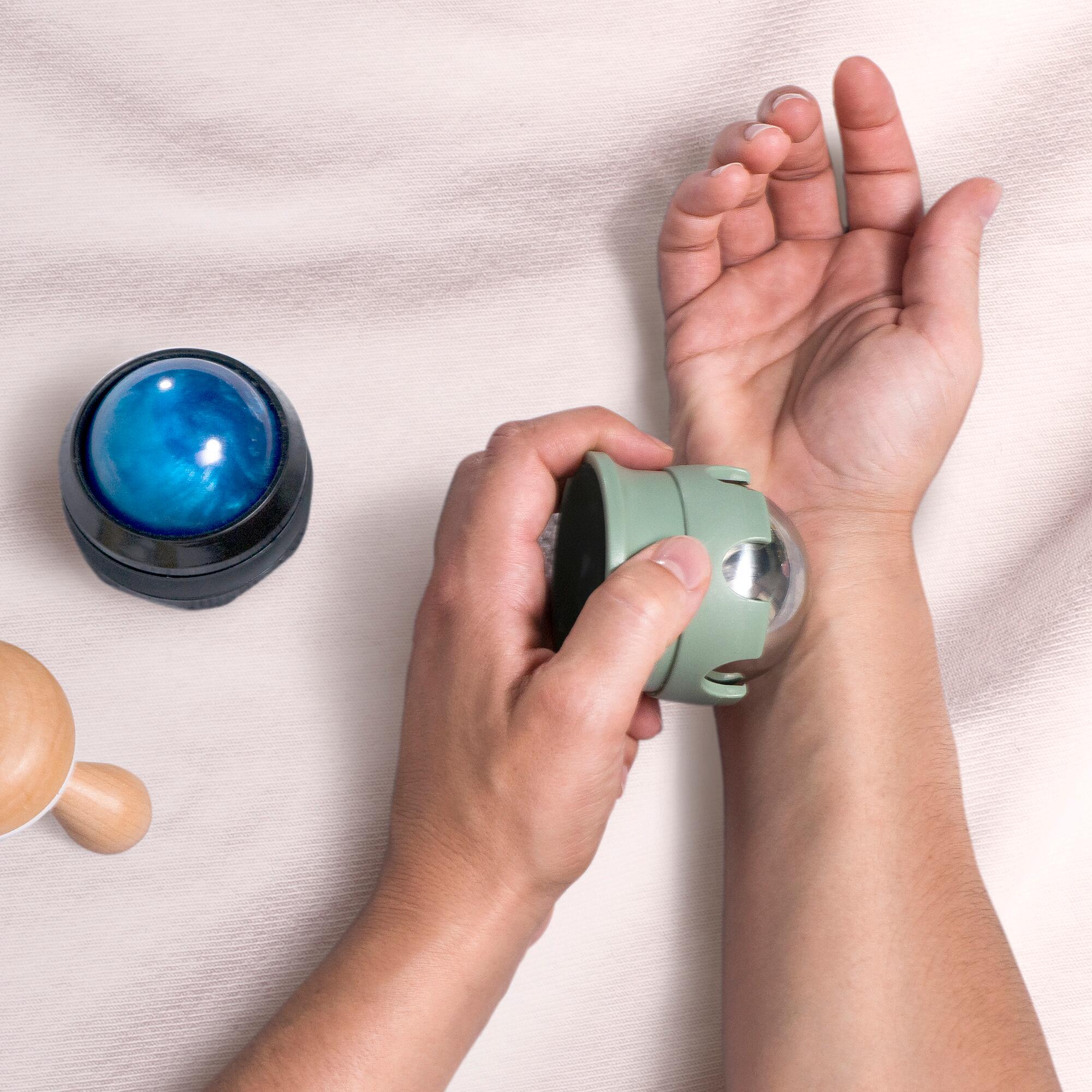 av_eczema-psoriasis_demangeaisons_roulette-massage_1x1_v2