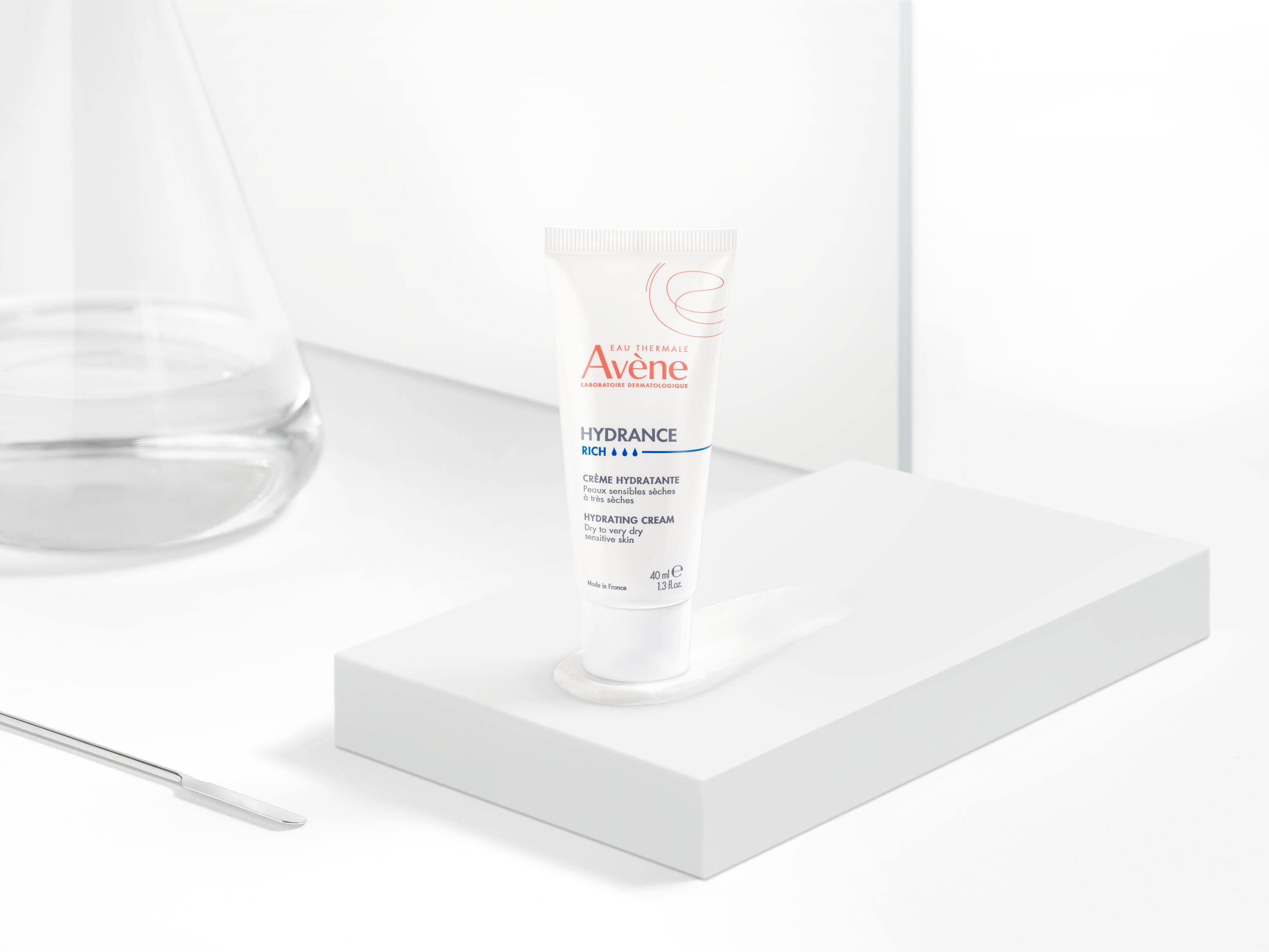 av_hydrance_rich_cream_texture_still_life_source_3282779390132_RVB