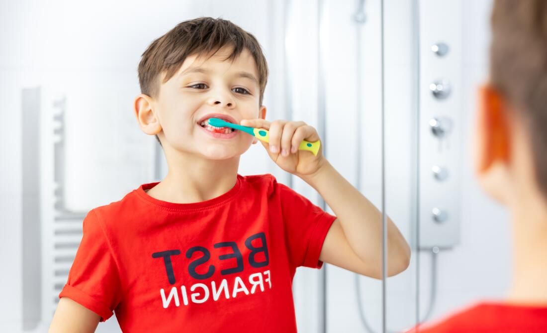 oc_kids-brushing-teeths-mirror_lifestyle