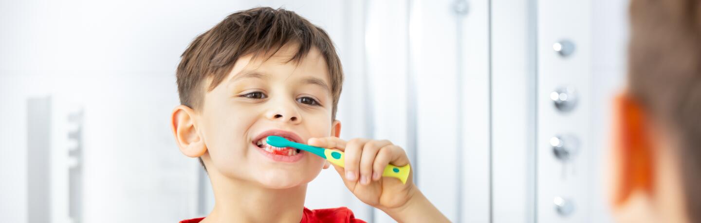 oc_kids-brushing-teeths-mirror_lifestyle