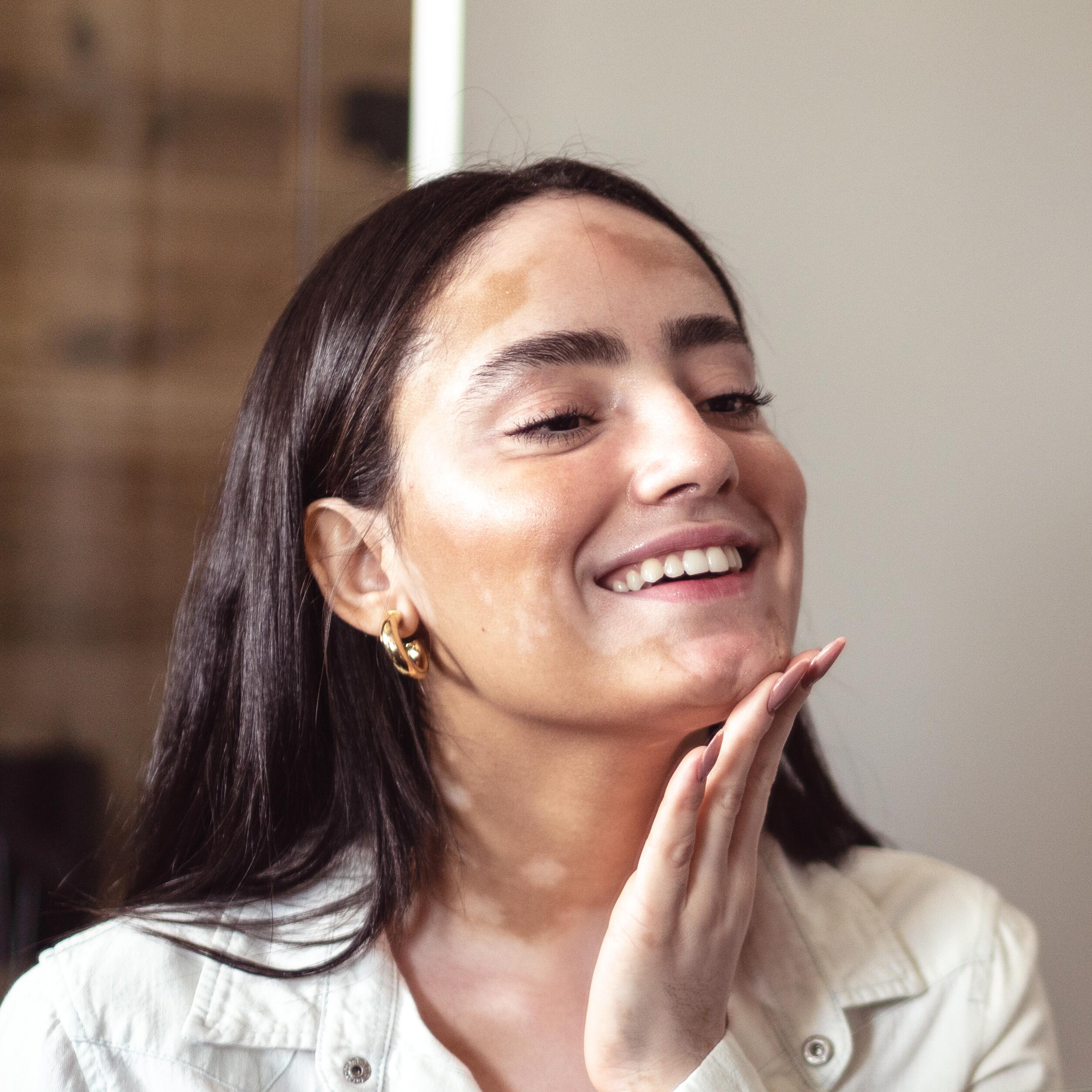 av_maquillage_femme2_vitiligo_1x1