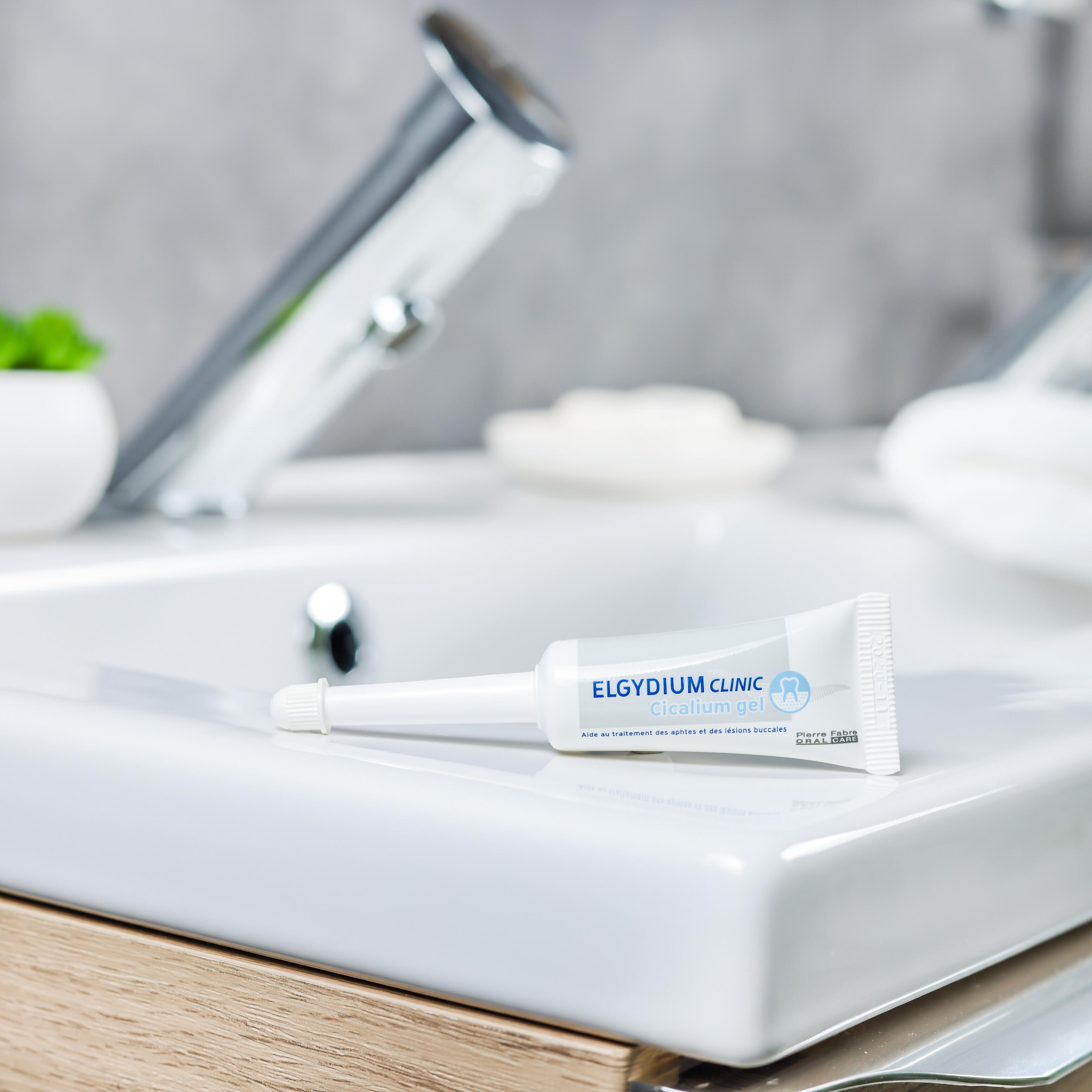 ELGYDIUM Clinic Cicalium Żel wspomagający leczenie ran i owrzodzeń jamy ustnej