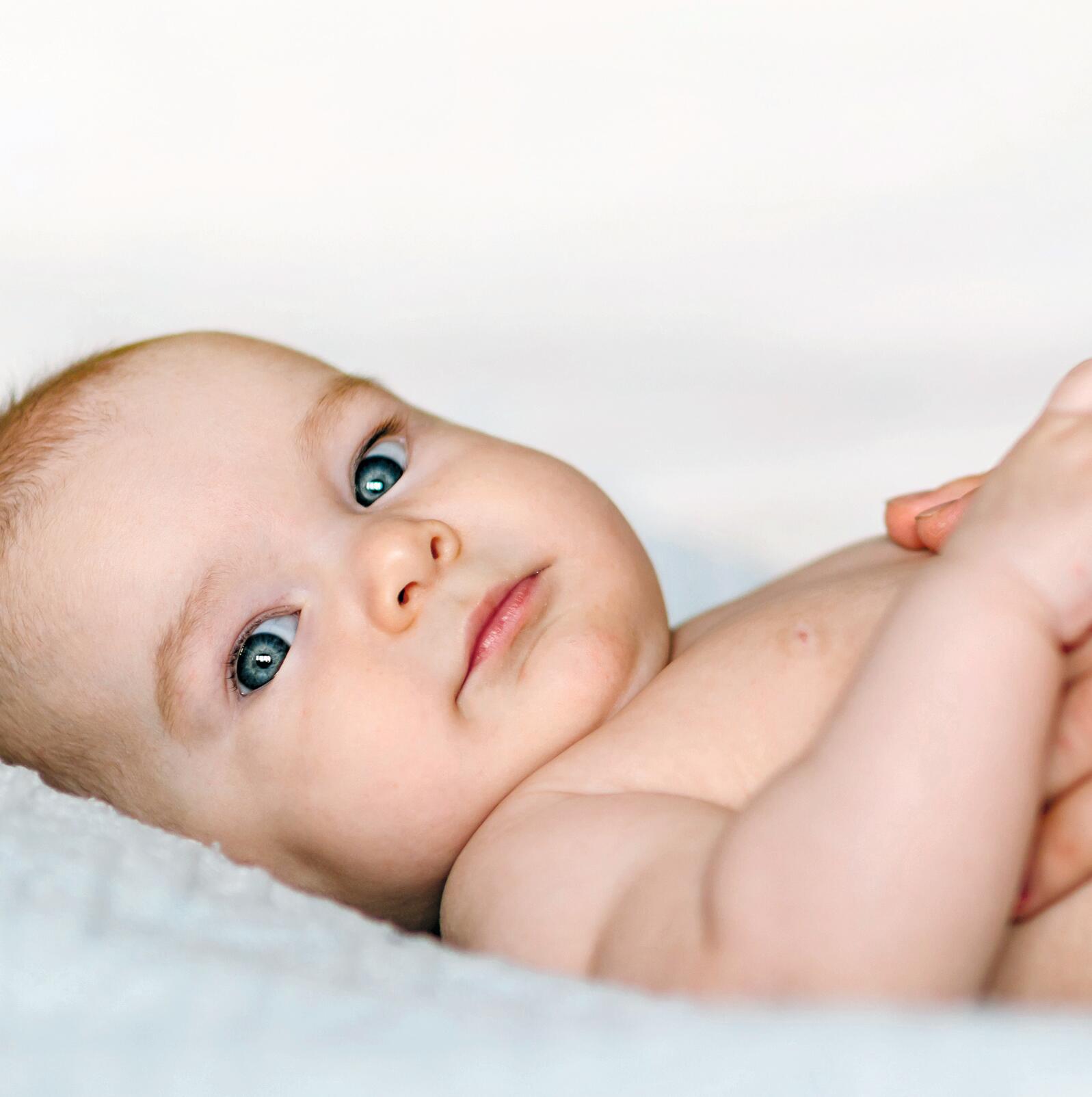 AD_BABY_FIRST-CARE-LAYING-DOWN_SQUARE_2021