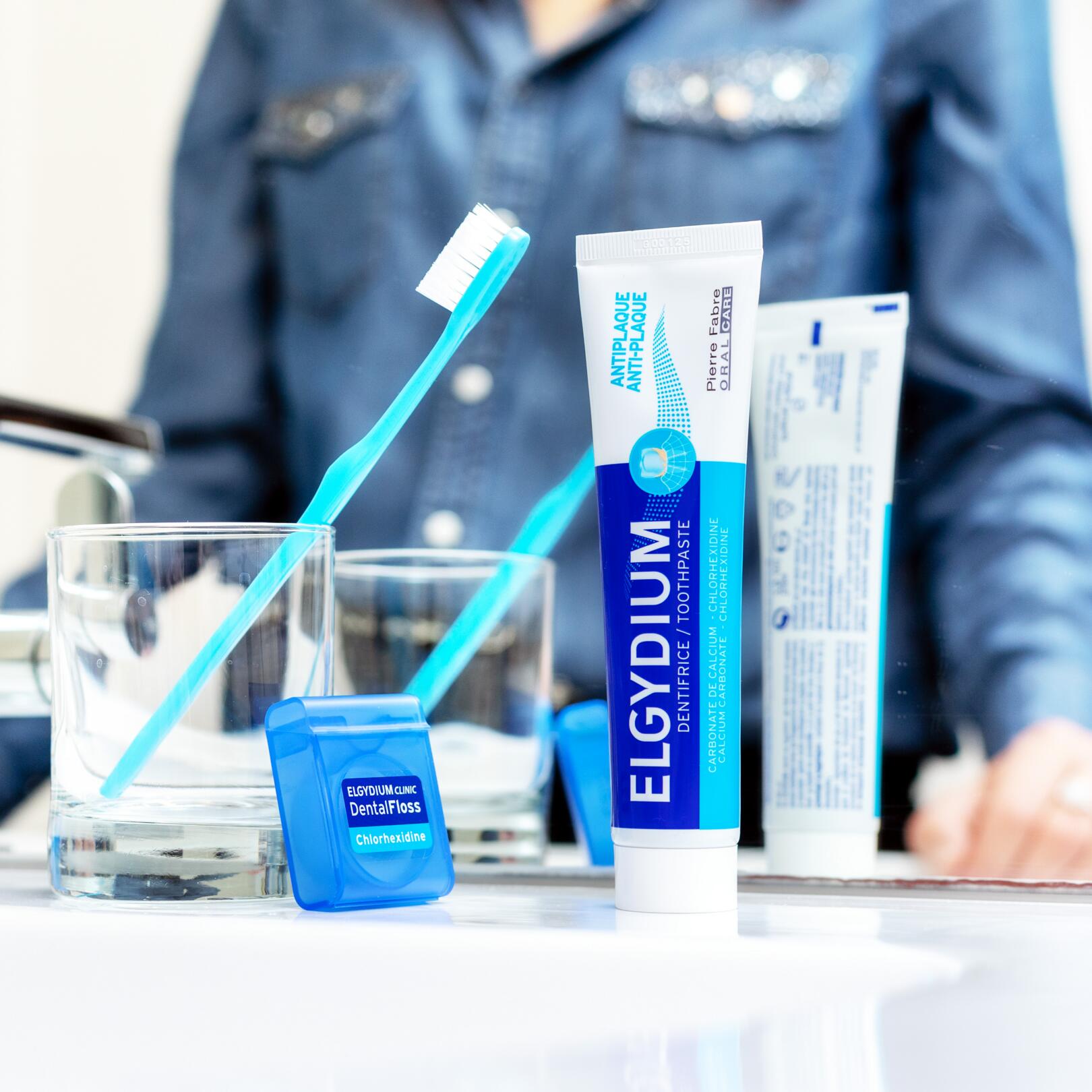 ELGYDIUM CLINIC nić dentystyczna z chloroheksydyną