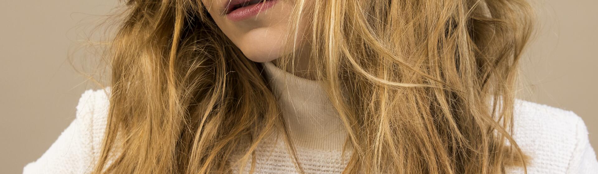 Repair damaged, brittle, straw-like or porous hair Repair damaged, brittle, straw-like or porous hair