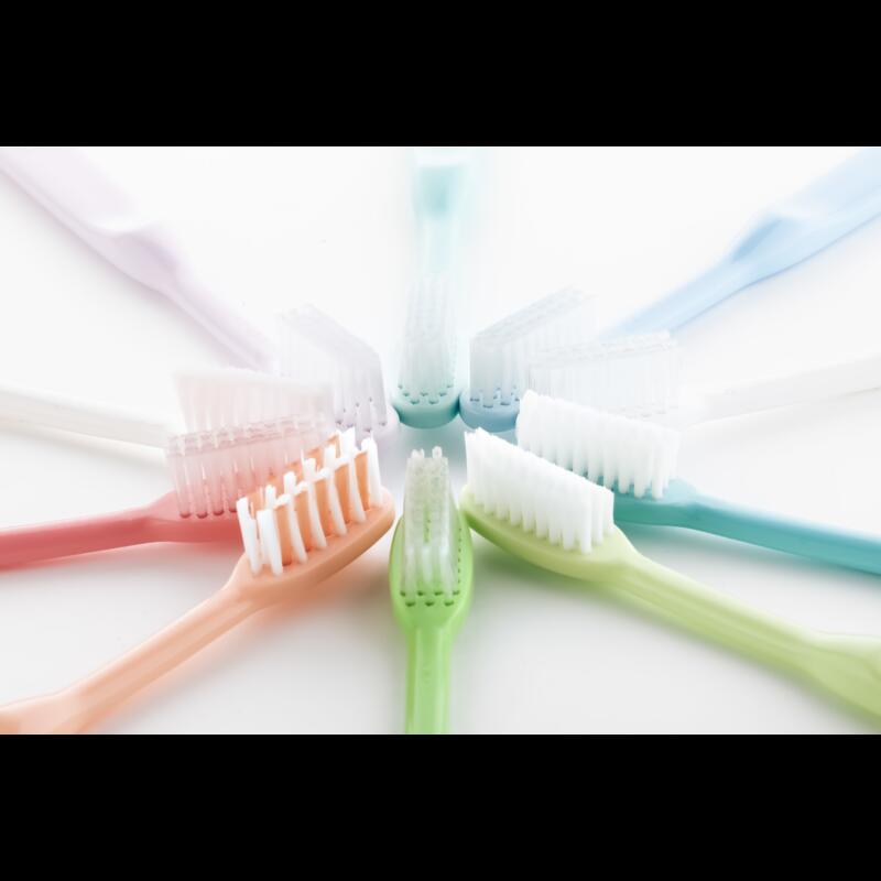 ELGYDIUM CLINIC 20/100 Мека четка за зъби