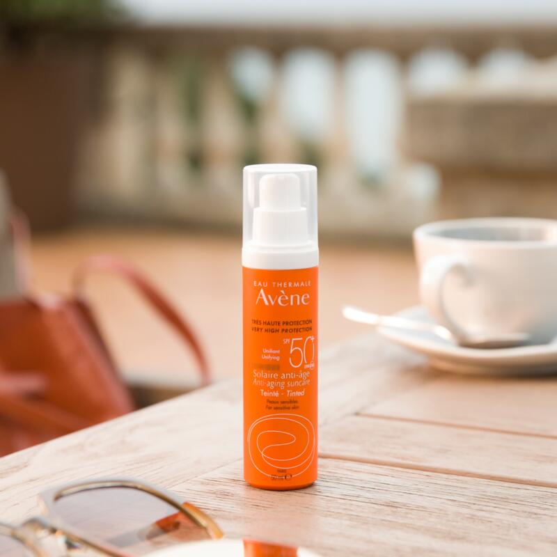 Solaire anti-âge teinté SPF 50+