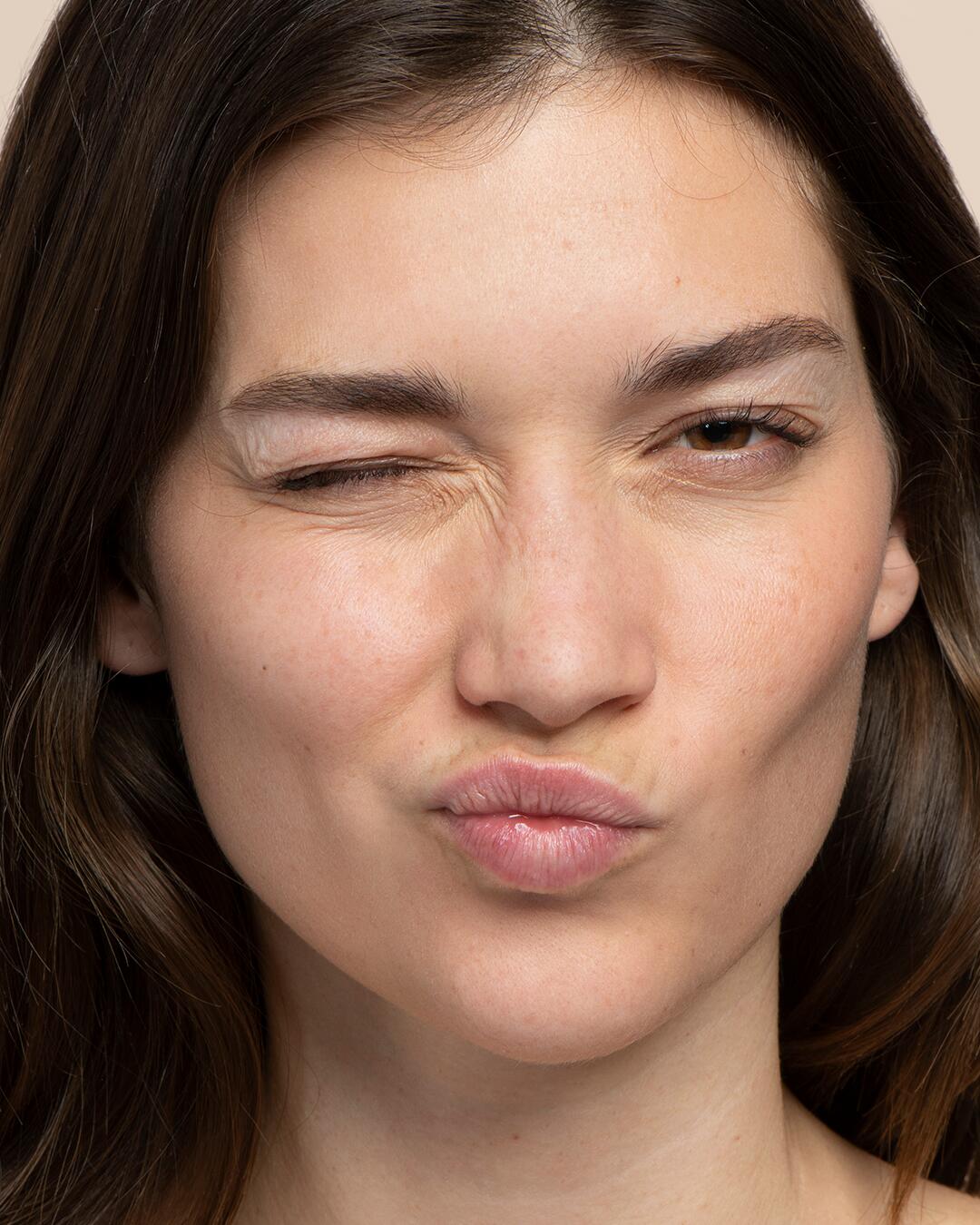av_cleanance_exfoliating_serum_renée_attitude_3_3282770390469_hd_4x5