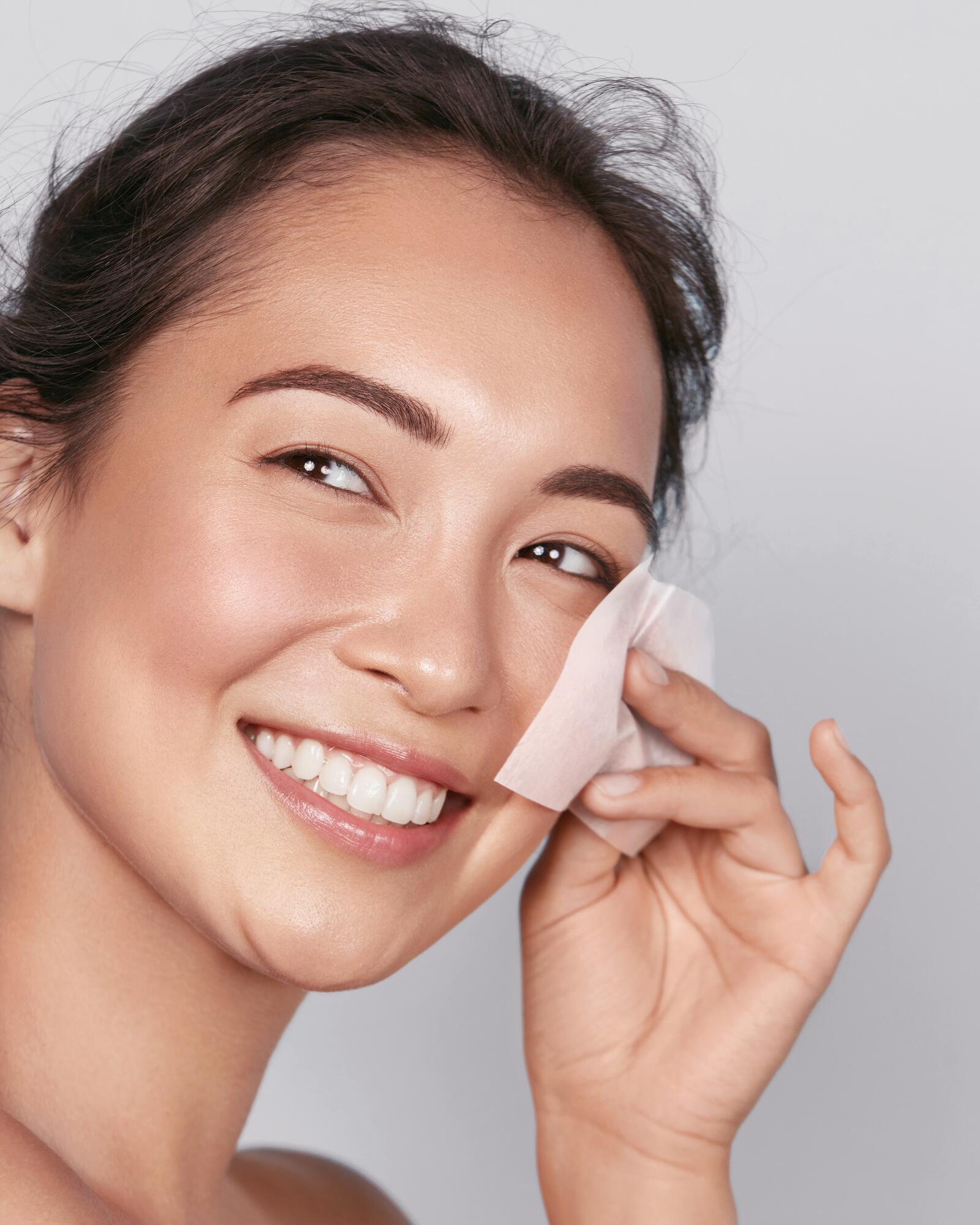 av_acne_peau-grasse_jeune-femme_4x5 500x500